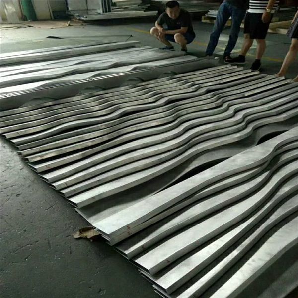 廣東金騰達(dá)弧形鋁方通波浪形鋁方通異形鋁方通吊頂 (2)